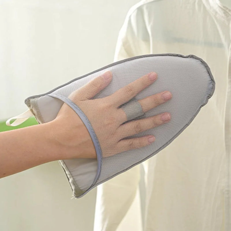 Hand-Held Mini Ironing Pad Garment Steamer Ironing Glove Waterproof With Finger Loop Protective Garment Steaming Mitt